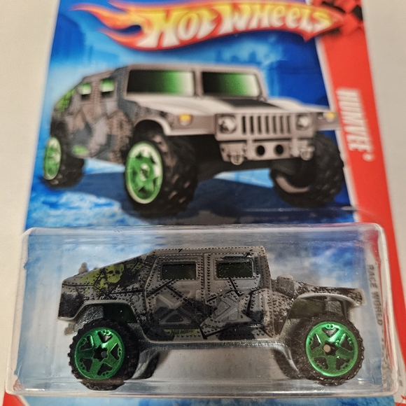 Hot Wheels Hummer H2 Toy Car - Black and Green 2010 - Picture 2 of 5